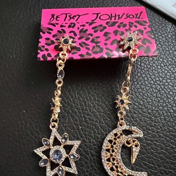 🌙 Betsey Johnson stunning sparkling crystal celestial dangle earrings 🌙 - Picture 5 of 6